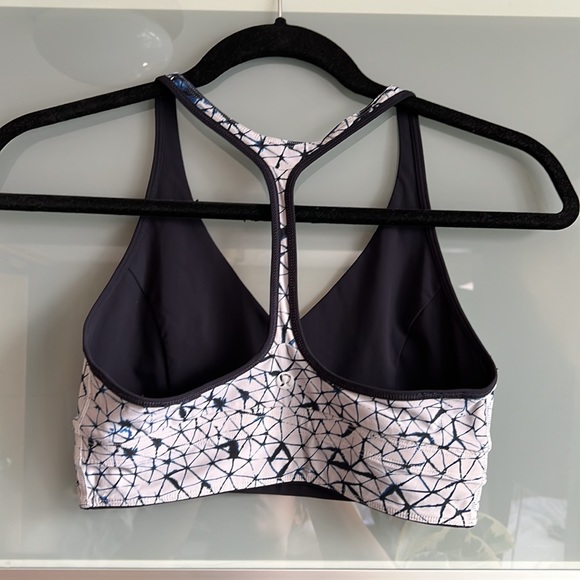 lululemon Reversible Sports Bra in Navy/Print - Picture 5 of 6